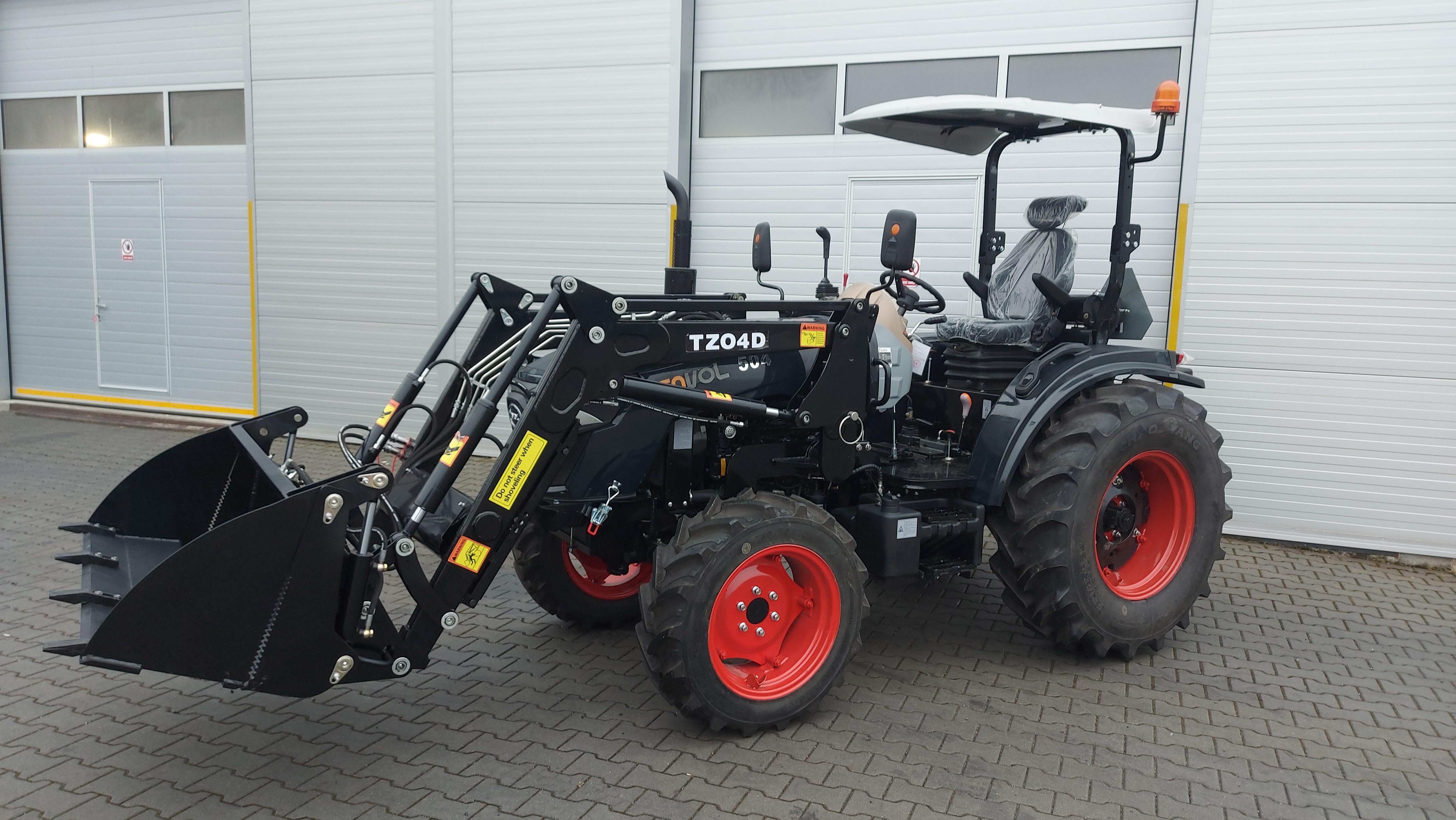 TAVOL 504 TE BIG Canopy (bez kabiny)